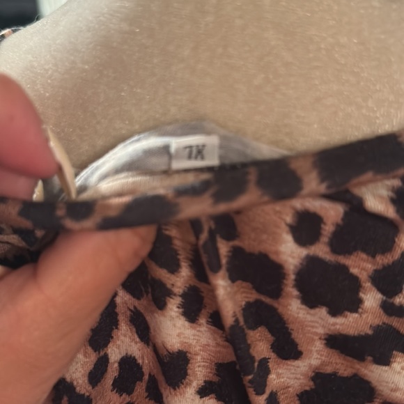 Leopard t shirt XL - Picture 6 of 6